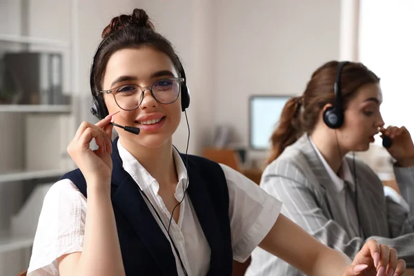 Female Technical Support Agent Working Office — Stock Photo, Image