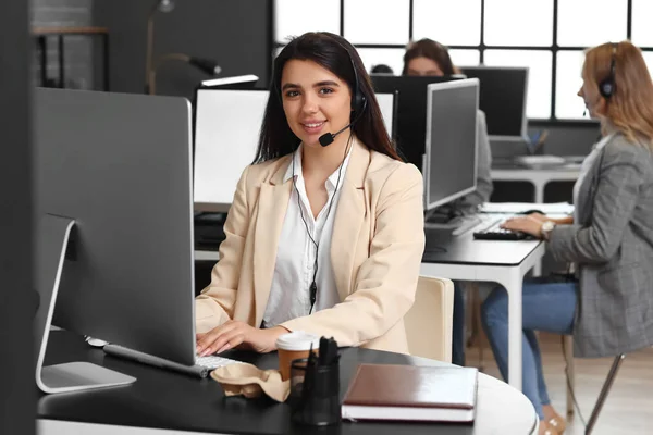 Female Technical Support Agent Working Office — Stock Photo, Image