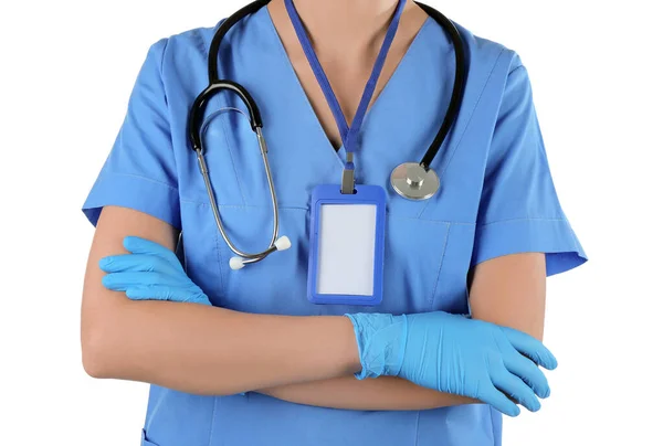 Steteskop Rozetli Kadın Doktor Beyaz Arka Planda Izole Edilmiş — Stok fotoğraf