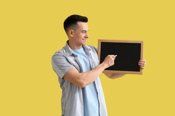 Male Teacher Chalkboard Yellow Background — Stock Photo, Image