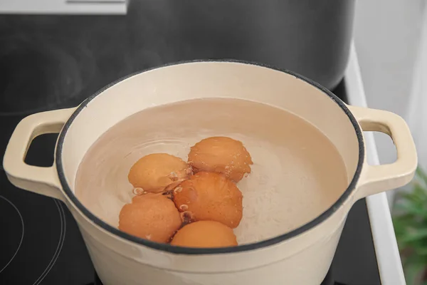 Ovos Galinha Fervendo Panela Cozinhar Close — Fotografia de Stock