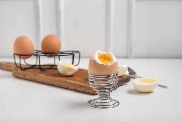 Κάτοχοι Βραστά Αυγά Κοτόπουλου Λευκό Φόντο — Φωτογραφία Αρχείου