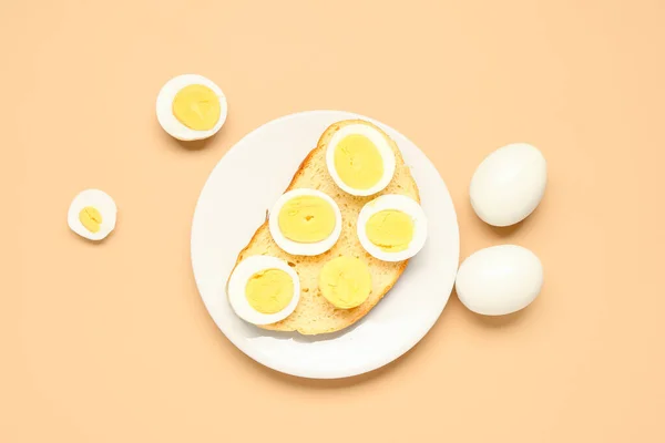 Plate Toast Boiled Eggs Orange Background — Stock Photo, Image