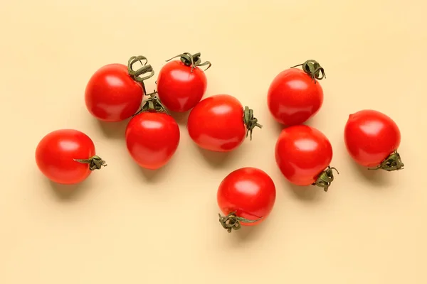 Muitos Tomates Cereja Frescos Fundo Laranja — Fotografia de Stock