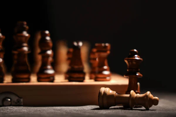 Game Board Wooden Chess Pieces Dark Background Closeup — Stock Photo, Image