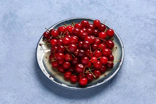 Plate Red Sweet Cherries Blue Background — Stock Photo, Image