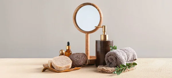 Set Bath Accessories Mirror Grey Background — Stock Photo, Image
