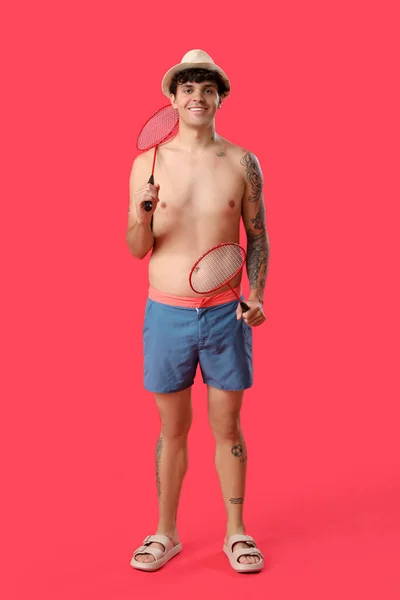 Young Man Rackets Red Background — Stock Photo, Image