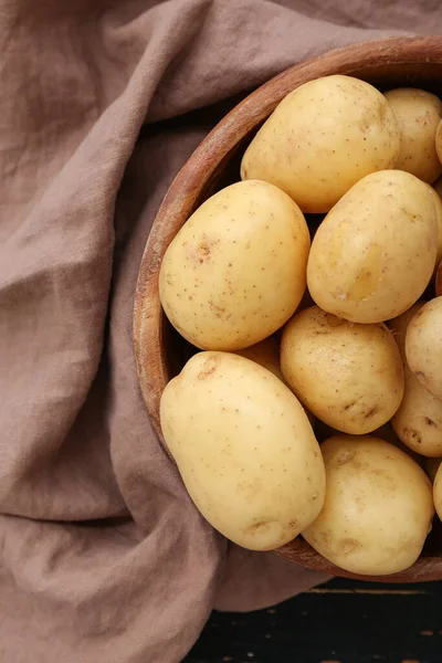 Schüssel Mit Rohen Kartoffeln Nahaufnahme — Stockfoto
