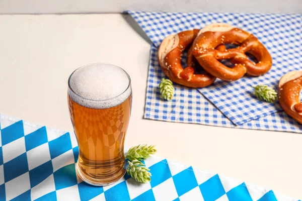Прапор Баварії Кухоль Пивом Кренделі Білому Тлі — стокове фото