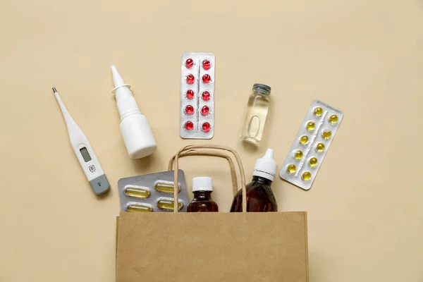 Bevásárlótáska Különböző Gyógyszerekkel Barna Alapon — Stock Fotó