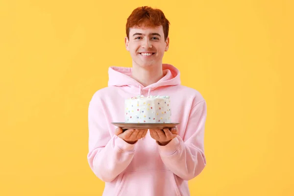 Young Man Birthday Cake Yellow Background — Stock Photo, Image