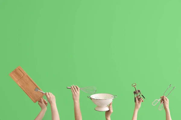 Women Kitchen Utensils Green Background — Stock Photo, Image