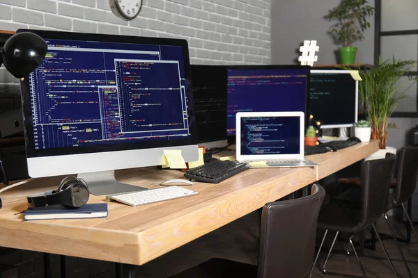 Programmer Workplaces Computer Monitors Office — Stock Photo, Image