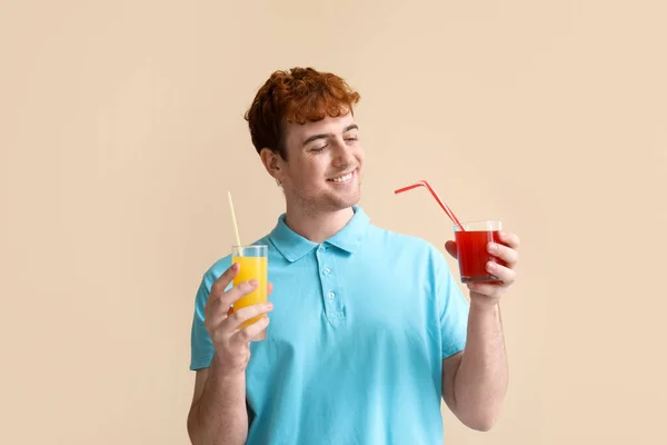 Young Man Glasses Juice Beige Background — Stock Photo, Image