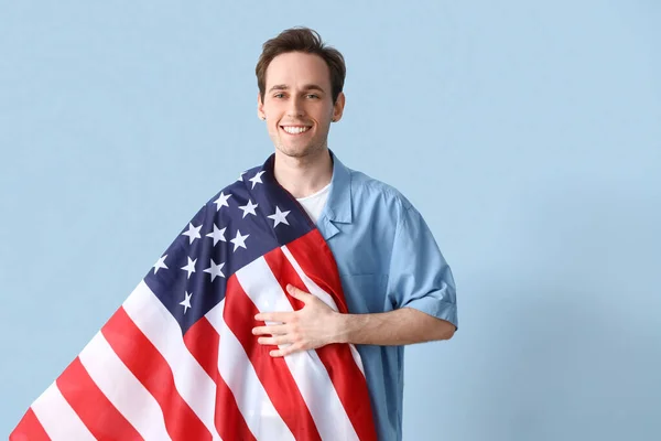 Jongeman Met Usa Vlag Blauwe Achtergrond — Stockfoto