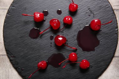 Gri kirazlı lezzetli maraska kirazlı kaykay tahtası.