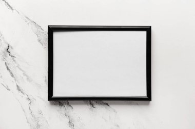 Beyaz arkaplanda boş fotoğraf çerçevesi