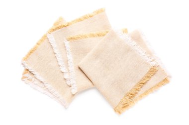 Beyaz arkaplanda temiz peçeteler