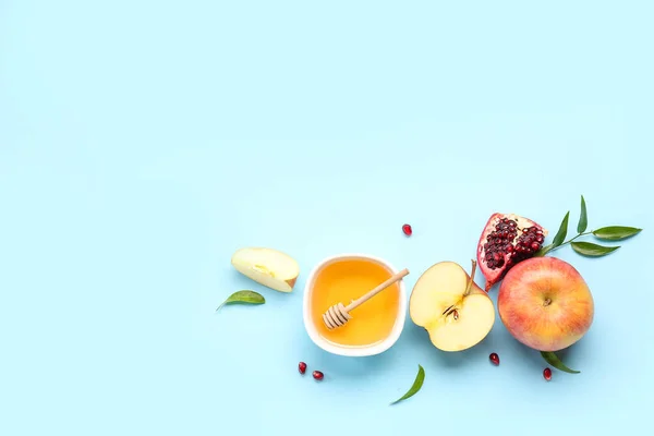 Σύνθεση Μπολ Φρούτα Του Μελιού Φόντο Χρώματος Rosh Hashanah Εβραϊκή — Φωτογραφία Αρχείου