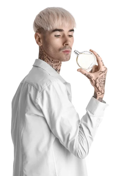 Getatoeëerde Jongeman Met Parfum Witte Achtergrond — Stockfoto