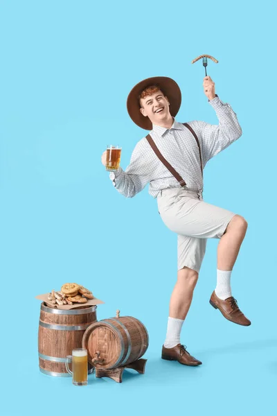 Joven Con Ropa Tradicional Alemana Con Cerveza Aperitivos Bailando Sobre —  Fotos de Stock