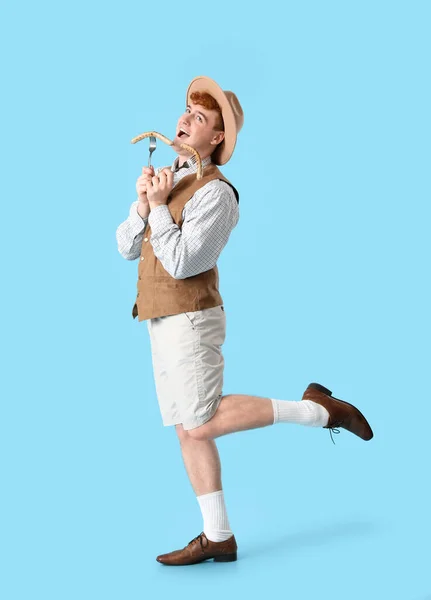 Jeune Homme Vêtements Traditionnels Allemands Avec Des Saucisses Dansant Sur — Photo