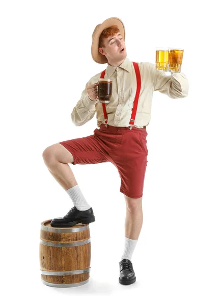Geleneksel Alman Kıyafetleri Içinde Beyaz Arka Planda Bira Olan Genç — Stok fotoğraf