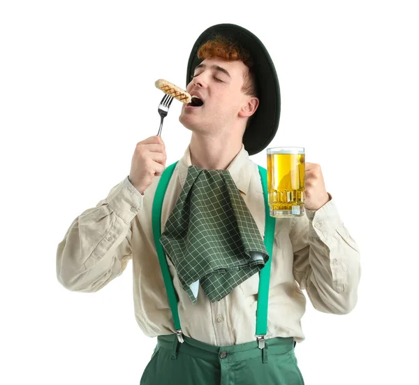 Jovem Roupas Tradicionais Alemãs Com Cerveja Comendo Salsicha Fundo Branco — Fotografia de Stock