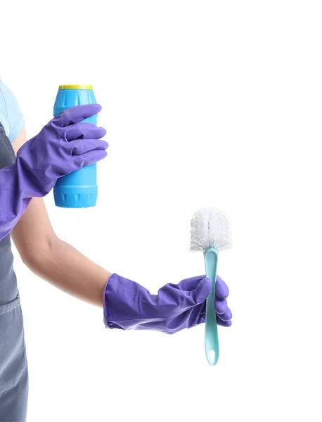 Młoda Kobieta Butelką Detergentu Szczotką Białym Tle Zbliżenie — Zdjęcie stockowe