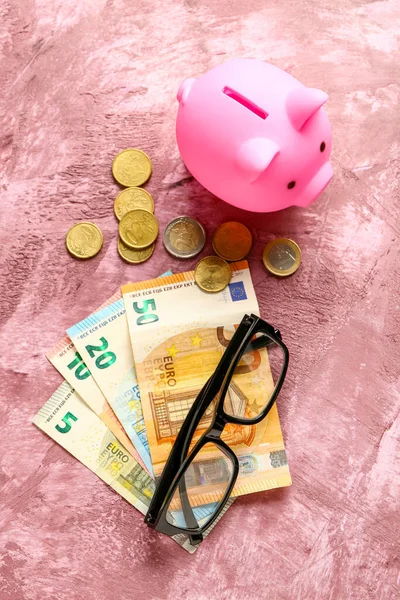 Piggy Bank Money Eyeglasses Grunge Pink Background — Stock Photo, Image