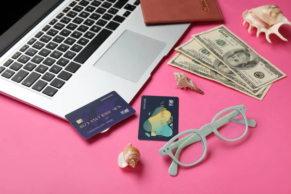 Composition Credit Cards Modern Laptop Money Seashells Color Background Closeup — Stock Photo, Image