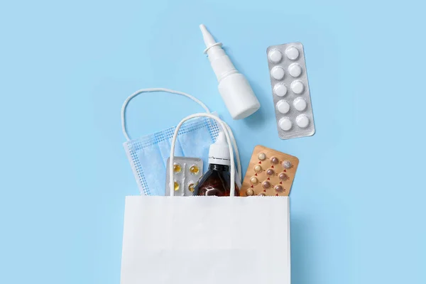 Bevásárlótáska Különböző Gyógyszerekkel Kék Alapon — Stock Fotó
