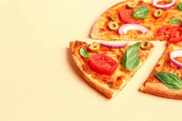 Tasty Pizza Olives Tomatoes Basil Yellow Background — Stock Photo, Image