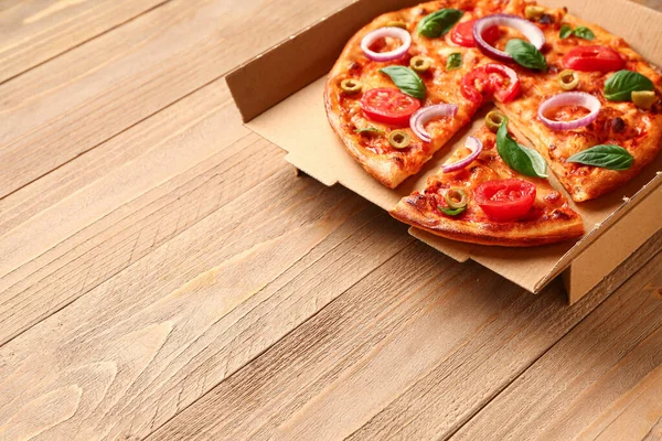 Scatola Cartone Con Pizza Sfondo Legno — Foto Stock