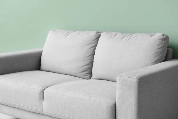 Cozy Grey Sofa Green Wall — Stock Photo, Image