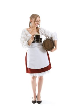 Güzel Ekim Festivali garsonu. Beyaz arka planda bira ve fıçıyla.