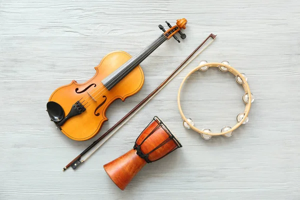 Diferentes Instrumentos Musicais Fundo Madeira — Fotografia de Stock