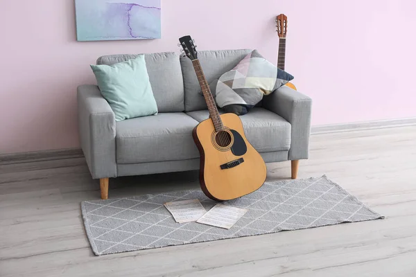 Interior Room Sofa Guitars — Stock Photo, Image