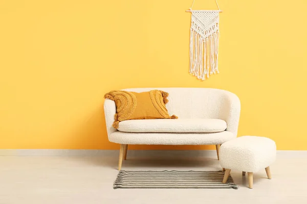 Cozy White Sofa Ottoman Orange Wall Wicker Decor — Stock Photo, Image