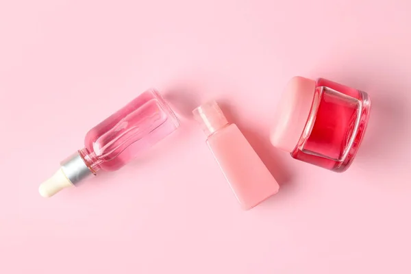 Zestaw Produktów Kosmetycznych Różowym Tle — Zdjęcie stockowe