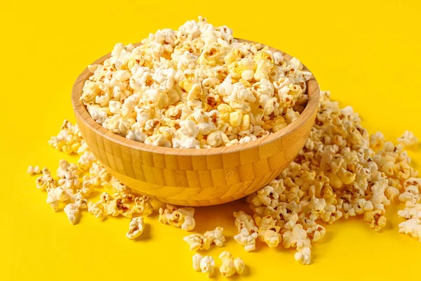 Bowl Tasty Popcorn Yellow Background — Stock Photo, Image