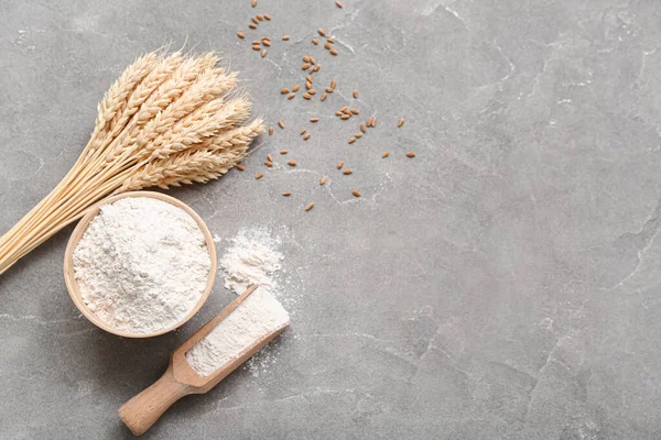Bowl Scoop Wheat Flour Grey Grunge Table — Stock Photo, Image