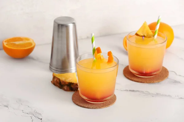 Bril Smakelijke Mai Tai Cocktail Tafel — Stockfoto