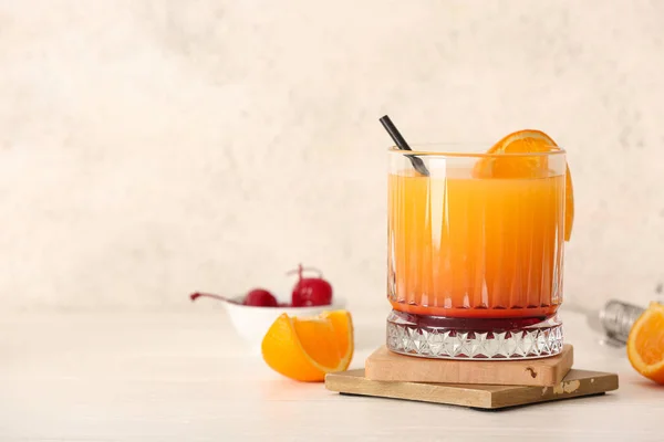 Glas Smakelijke Mai Tai Cocktail Tafel — Stockfoto