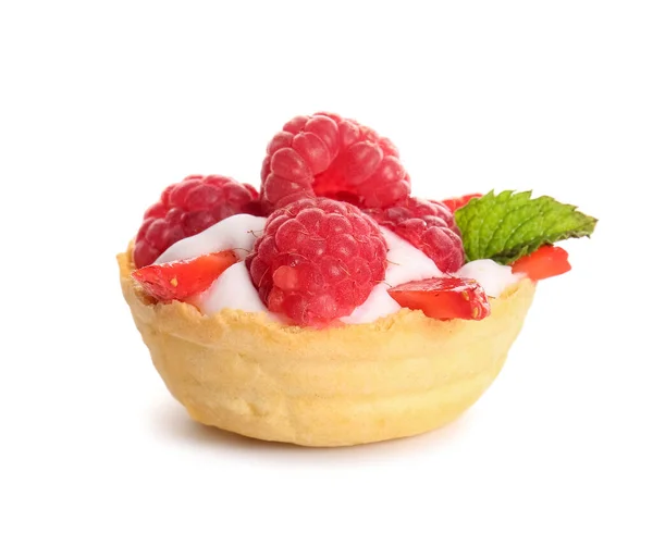 Tasty Tartlet Dengan Whipped Cream Dan Berry Pada Latar Belakang — Stok Foto