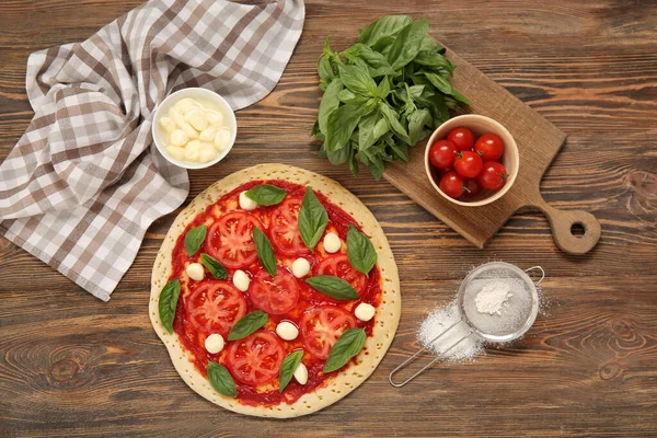 Gustosa Pizza Ingredienti Sfondo Legno — Foto Stock