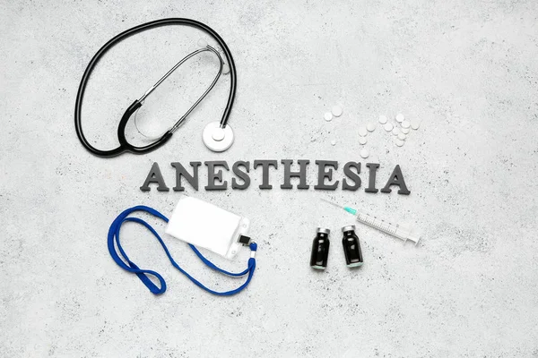 Grunge geçmişinde tıbbi malzemeler bulunan anestezi uzmanı.