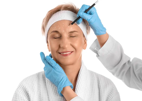 Beautician Marking Forehead Mature Woman Filler Injection White Background Closeup — Stock Photo, Image