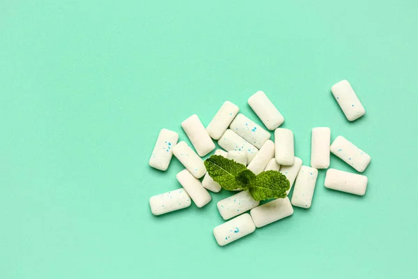 Fresh Chewing Gums Mint Turquoise Background — Stock Photo, Image